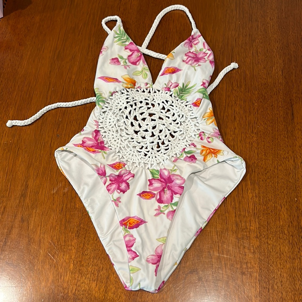 Hydrangea Frankie’s bikinis one piece